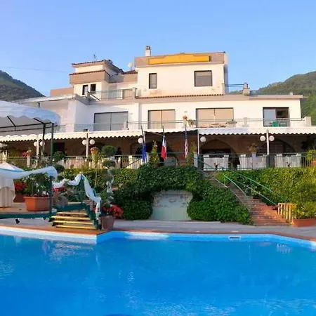 Hotel Diecimare